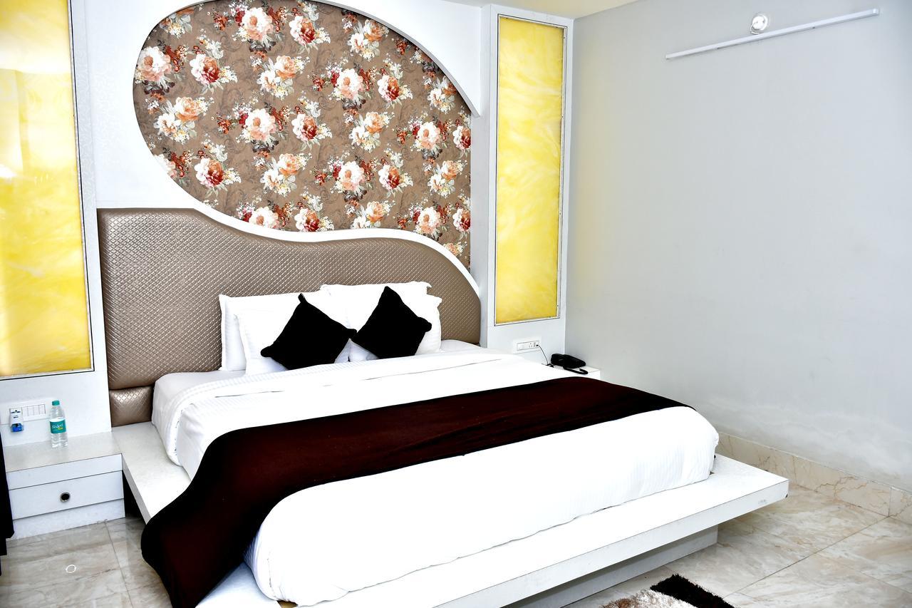 Hotel Daftari Palace Kishanganj Exterior photo